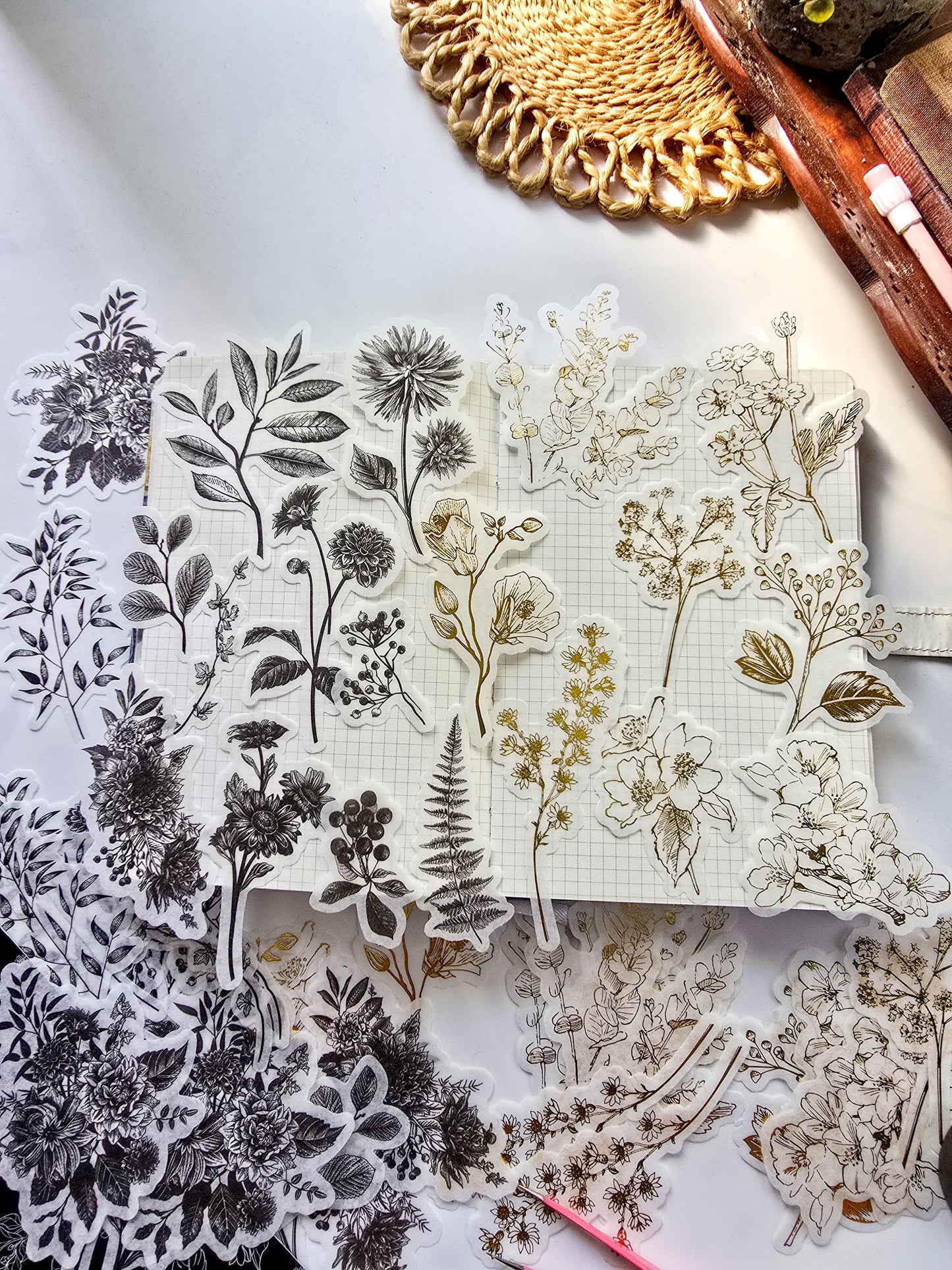 MMK06B047 NATURAL Black & Gold COLLECTION DECO STICKER 60 PC