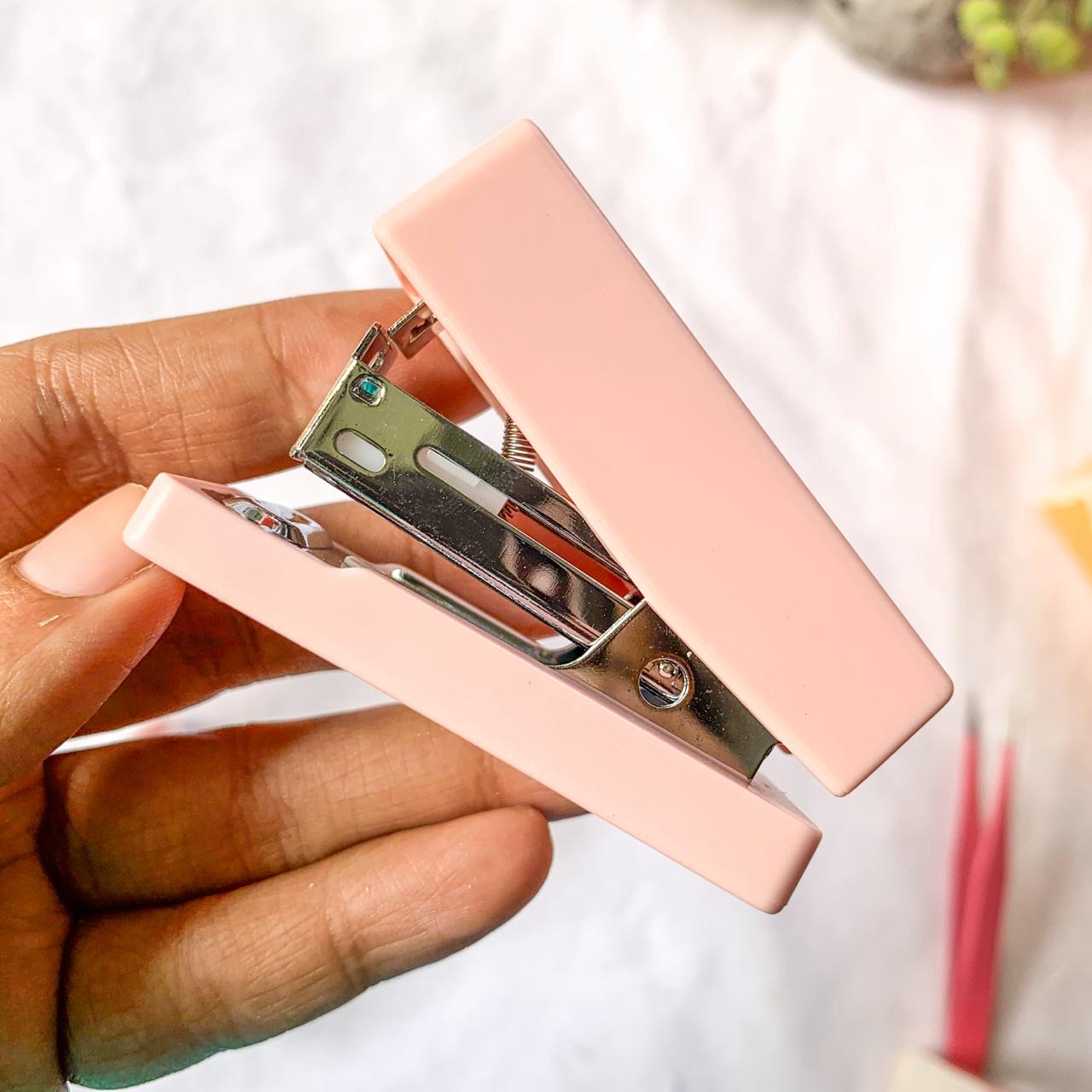 #4 - Kawaii Mini Stapler box with 1 Stapler pin pack