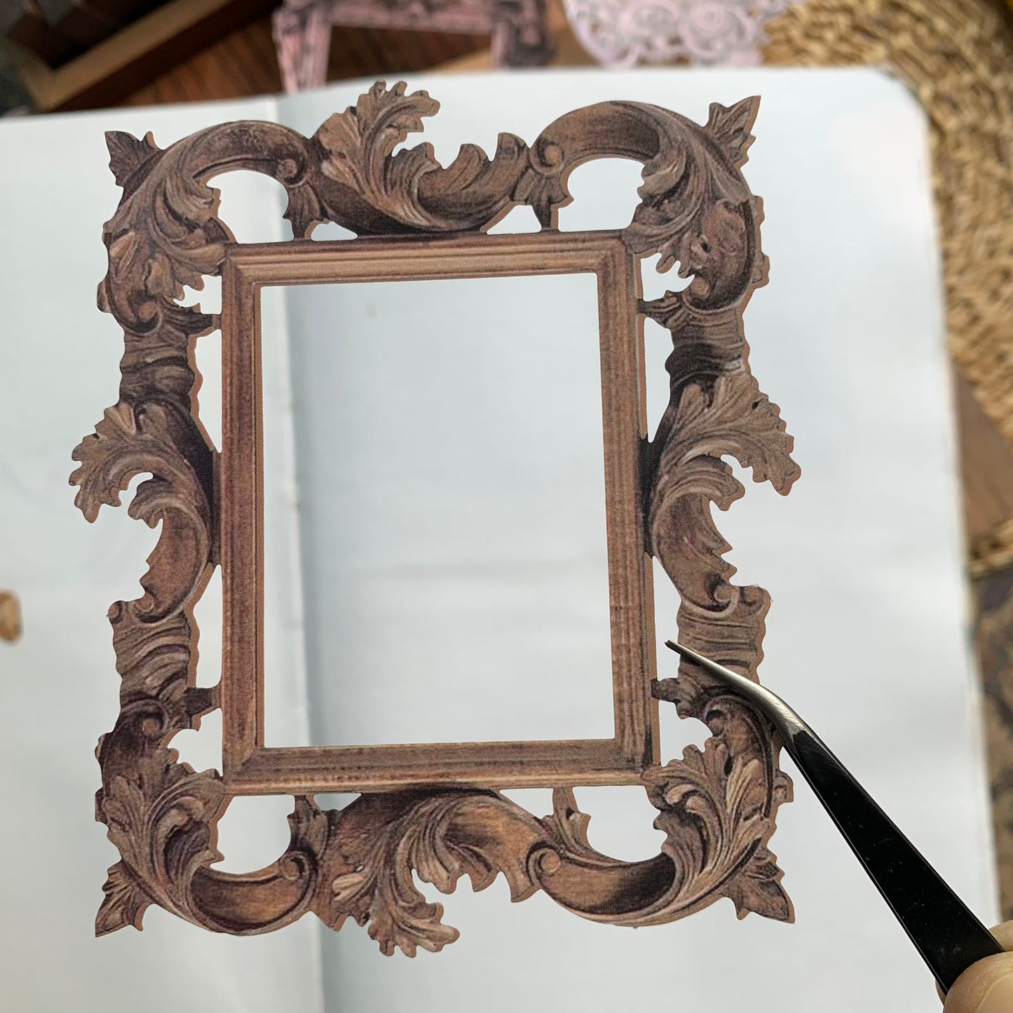 MG0240548 Vintage Frame Paper Cutout 80*100Mm 10Pc