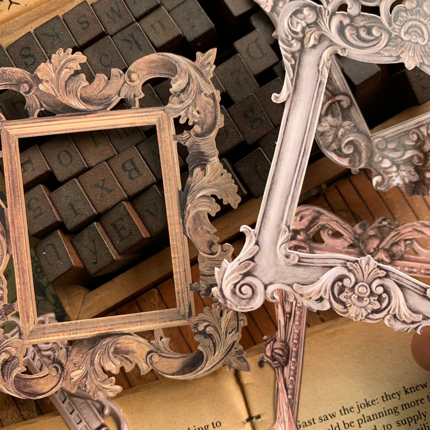MG0240548 Vintage Frame Paper Cutout 80*100Mm 10Pc