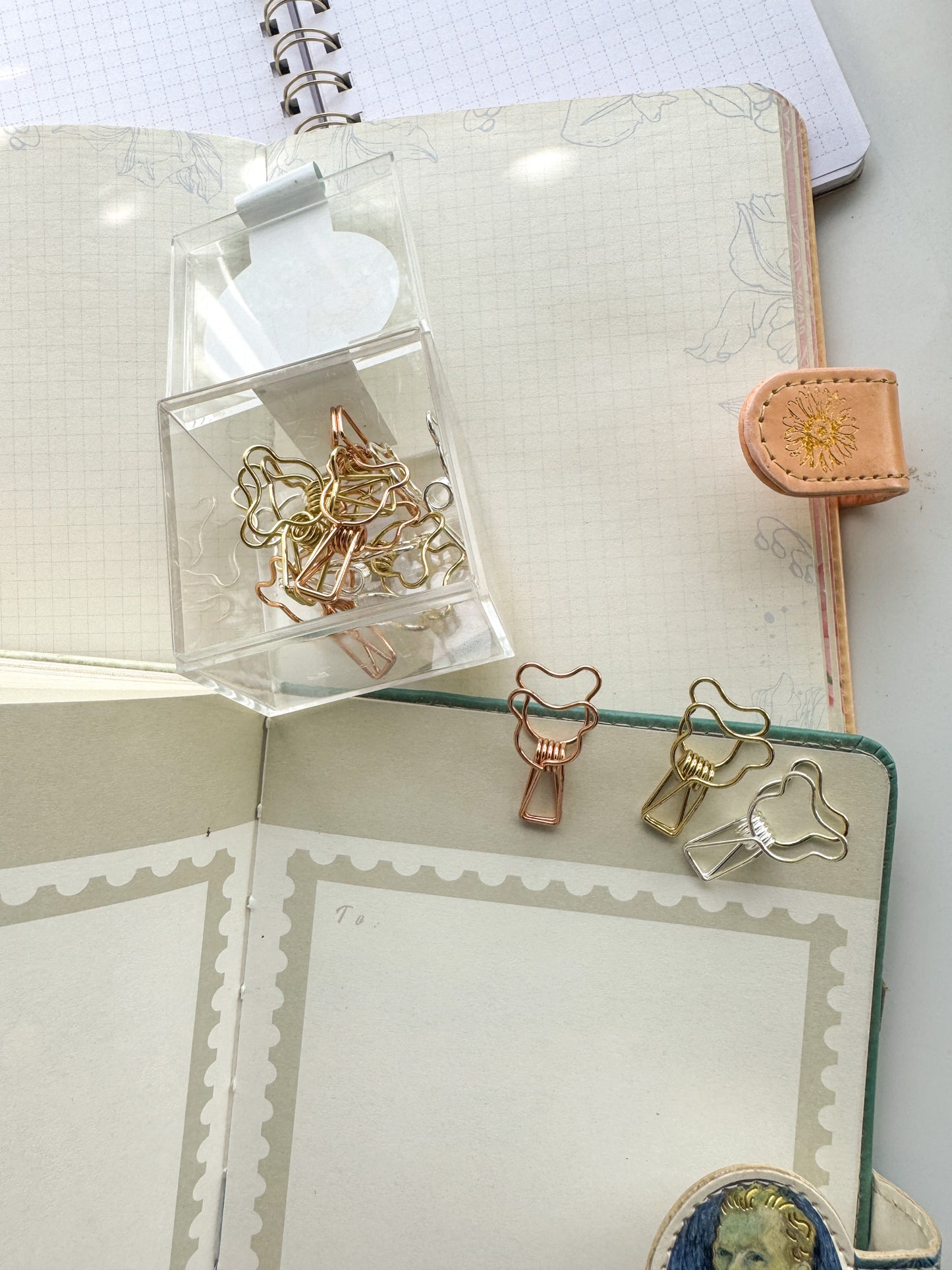 Syzj7221 Cute Clip Set of 12 | 3 Different colours. 5*5mm