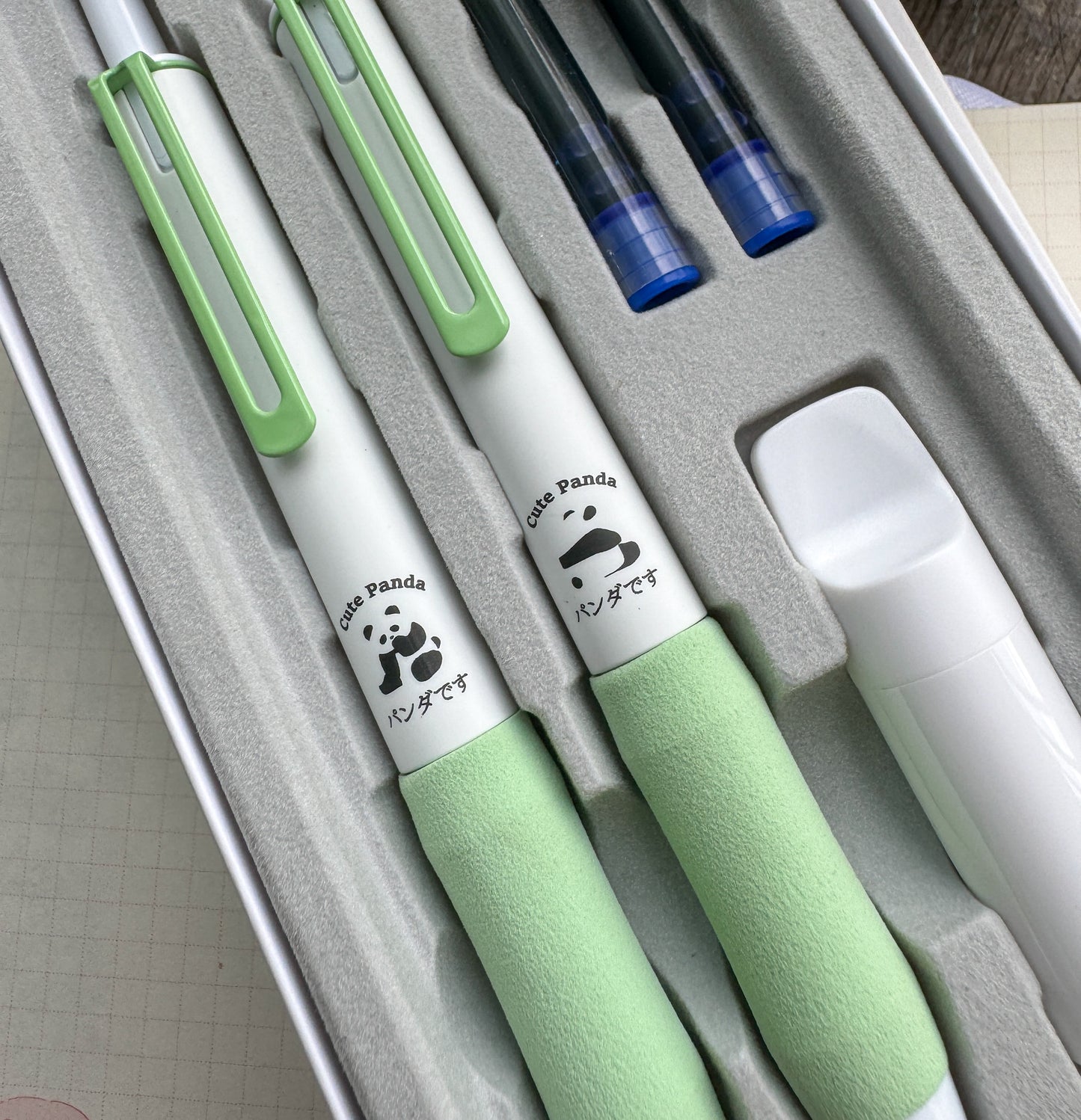 KBX6242cc | Pinteresty Click Fountain pen 2 pen set Green Panda | Blue Ink | Refillable 6 free cartridges & 1 Nib Polish