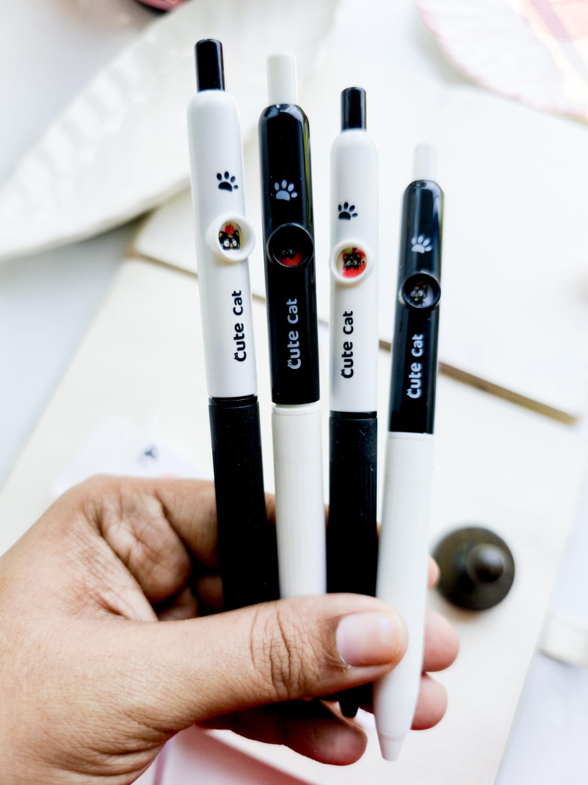 LTG21150 | 4Pcs Cute Cat Black white Pen |