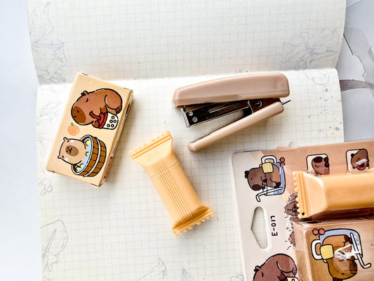E-017 | Capybara Mini Kawaii Stapler Highlighter Set With 500pins Box |