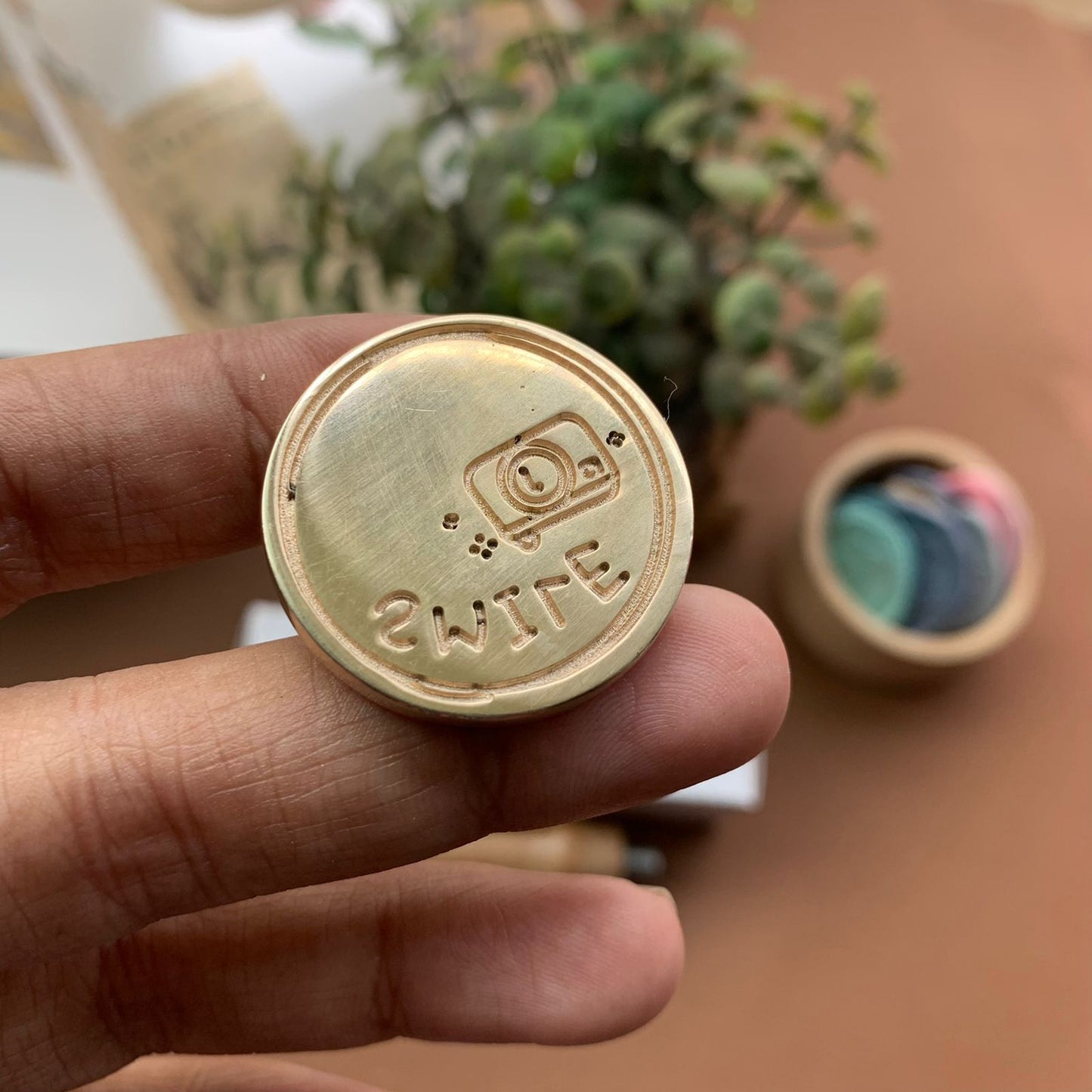 AW16 - Premium Seal Wax Stamp with Wooden Handle | 30mm Diameter