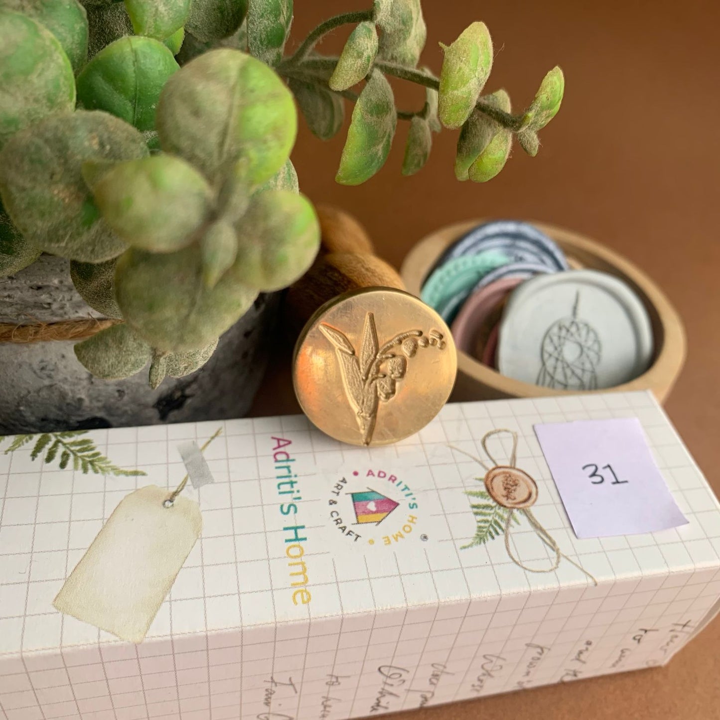 AW31 - Premium Seal Wax Stamp with Wooden Handle | 25mm Diameter