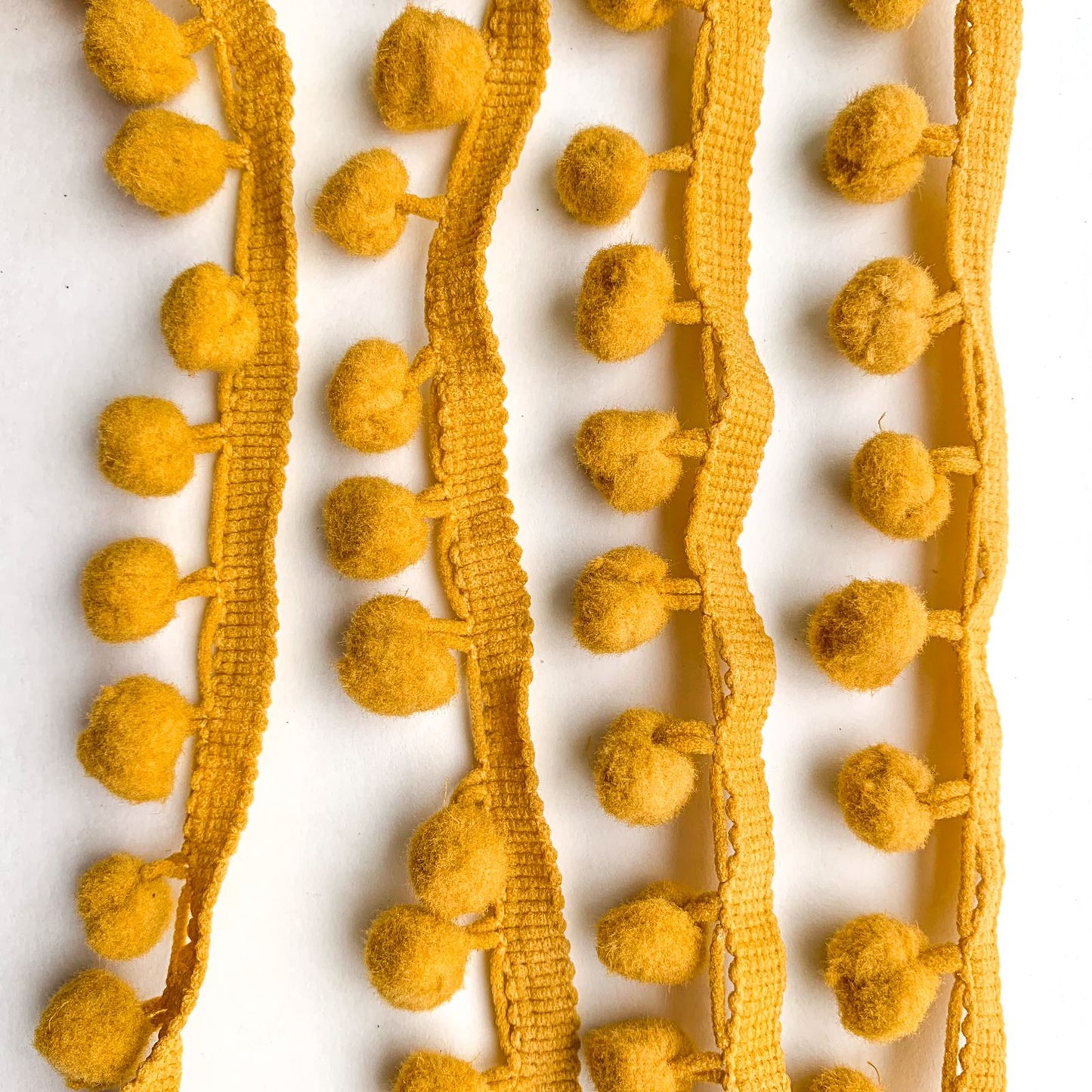#3 Pom Pom Lace 2 mtr | Pom pom Size : approx 10mm