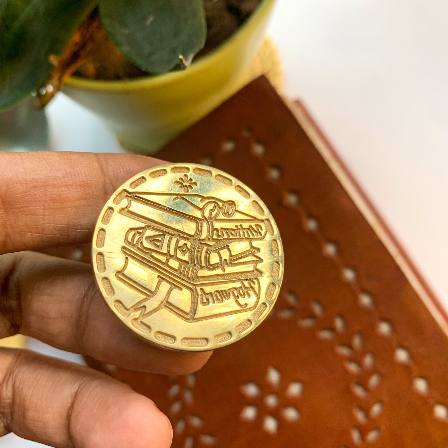 AW76 - Premium Seal Wax Stamp with Wooden Handle | 35mm Diameter