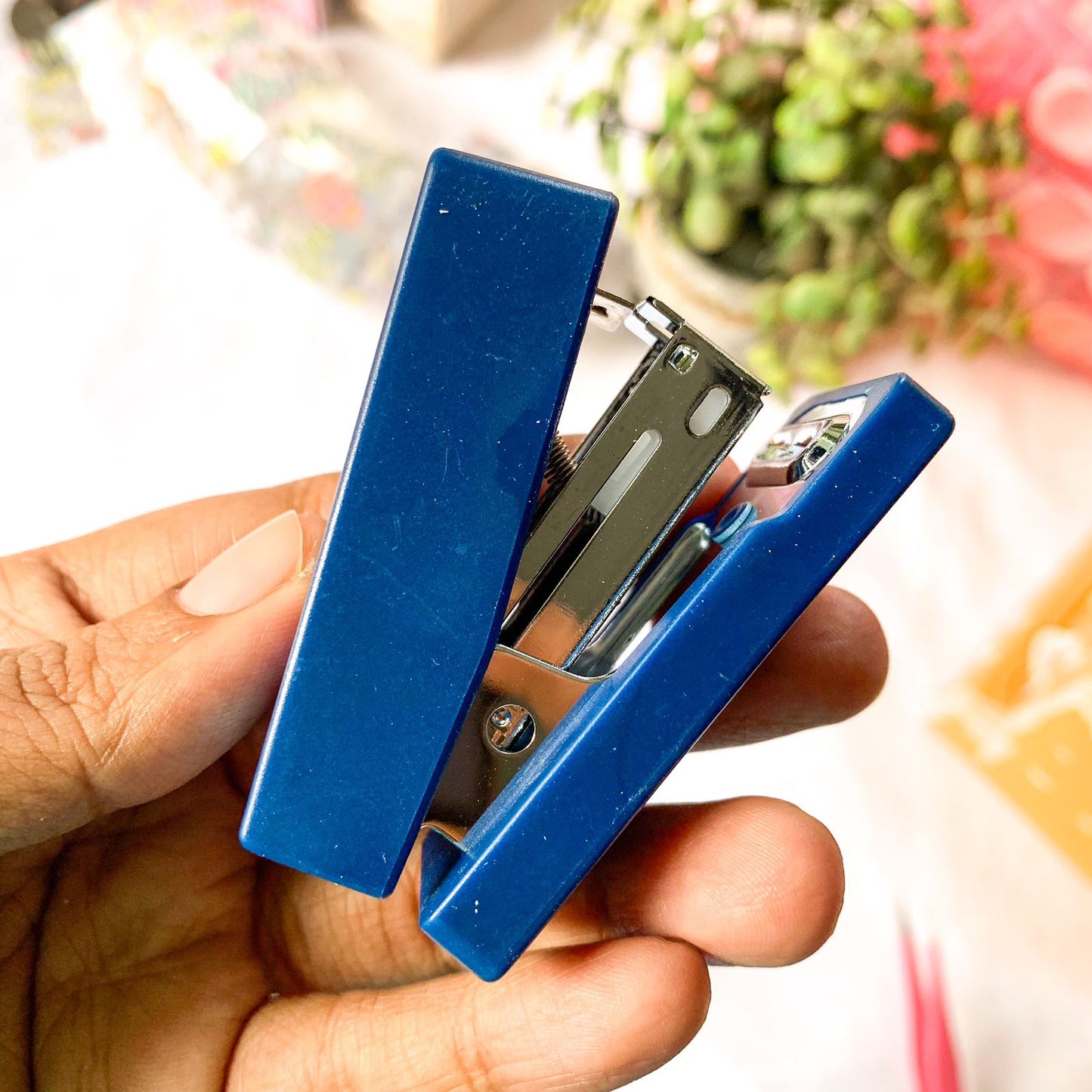 #2 - Kawaii Mini Stapler box with 1 Stapler pin pack – Adriti's Home