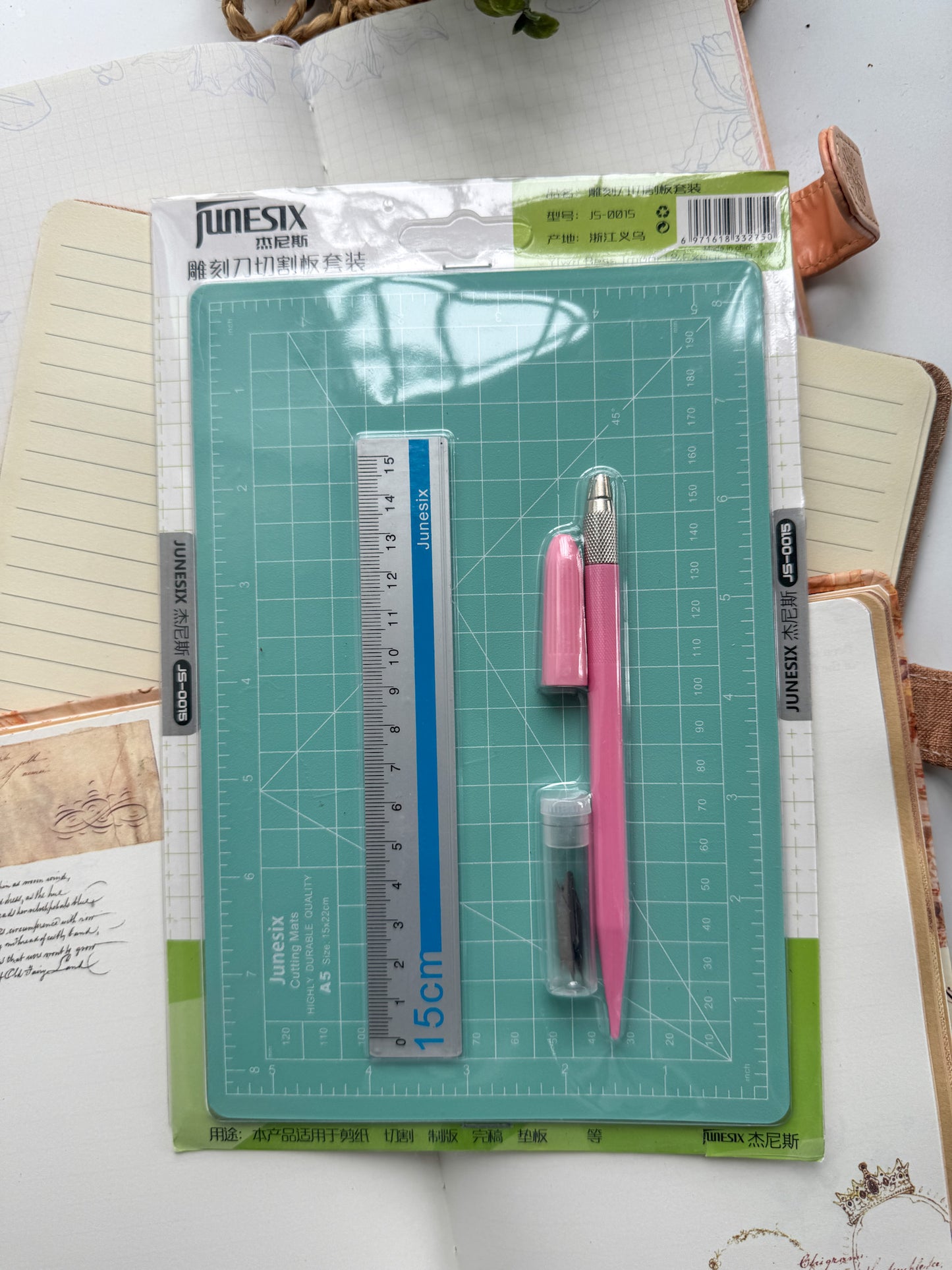 Js0015- Cutting mat With Pen Knife And Metal Scale Green | Set With Extra Blades