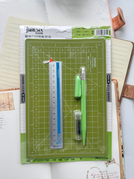 Js0015- Cutting mat With Pen Knife And Metal Scale Olive | Set With Extra Blades