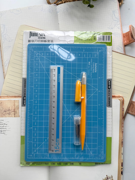 Js0015- Cutting mat With Pen Knife And Metal Scale Blue | Set With Extra Blades