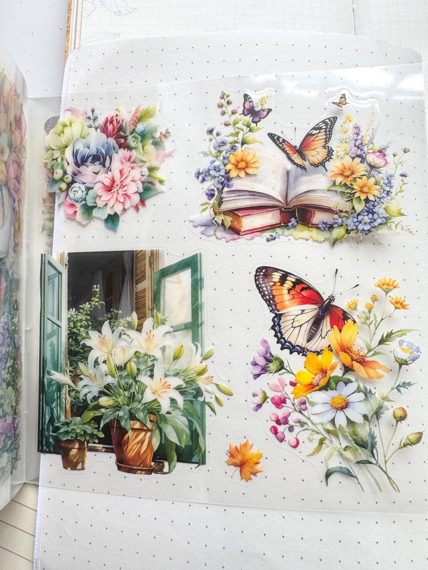 Wssl404 Pet Sticker Book | Colorful Forest | 30 pages