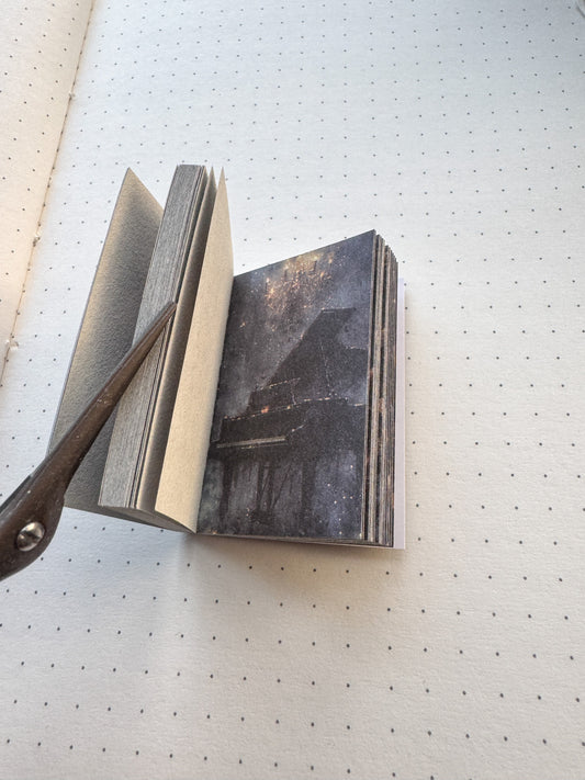 XSMH-404 DARK DREAM MIST| Journal Paper Book| 56*37mm 50 pages | Material Paper Black Theme