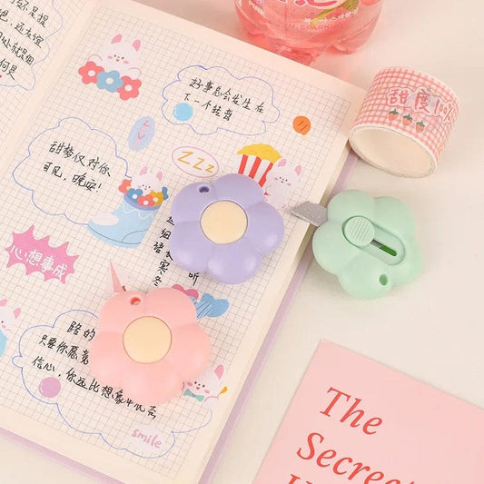 OL20-8495|Kawaii Utility Pen Knife|Cutest Mini Flower & Crtoon Paper Cutter|2 Pec Set