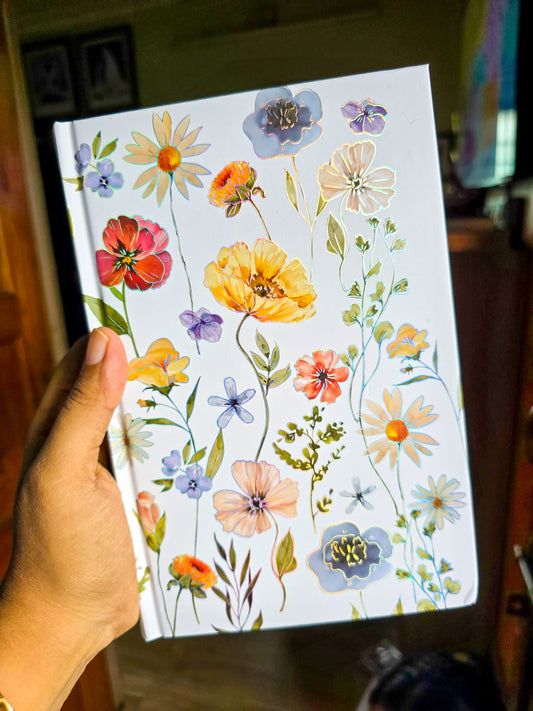 JZA5160-2300 | Hardcover Sketchbook A5 Features a White Cover Decorated Wlith a Delicate, Watercolor-Style