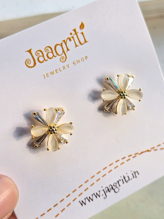 Flower Stud Korean Earing (Golden)
