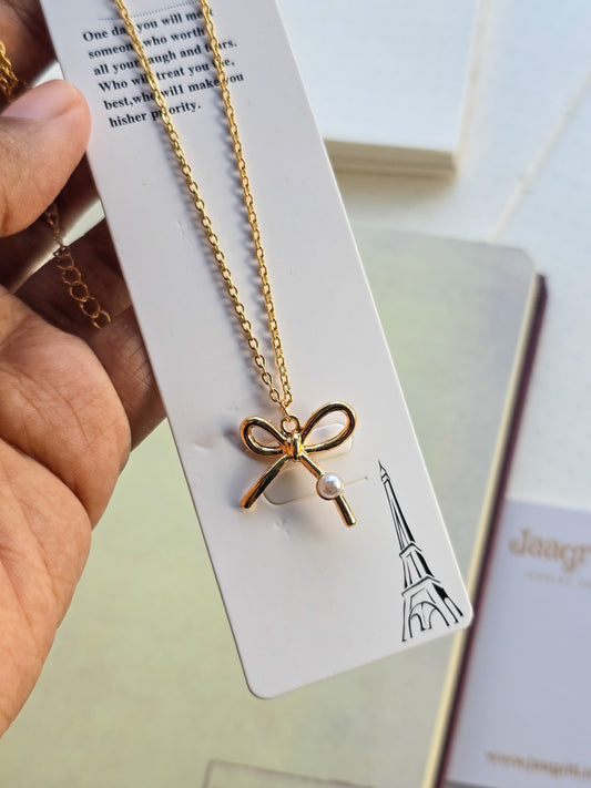 Bow Necklace