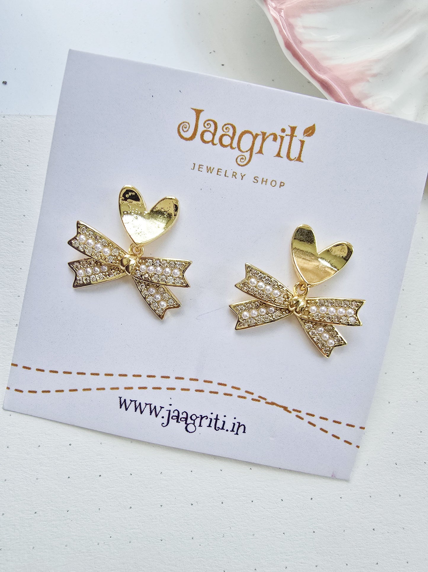 Anti-Tarnish Heart stud Earring  enmode lifestyle