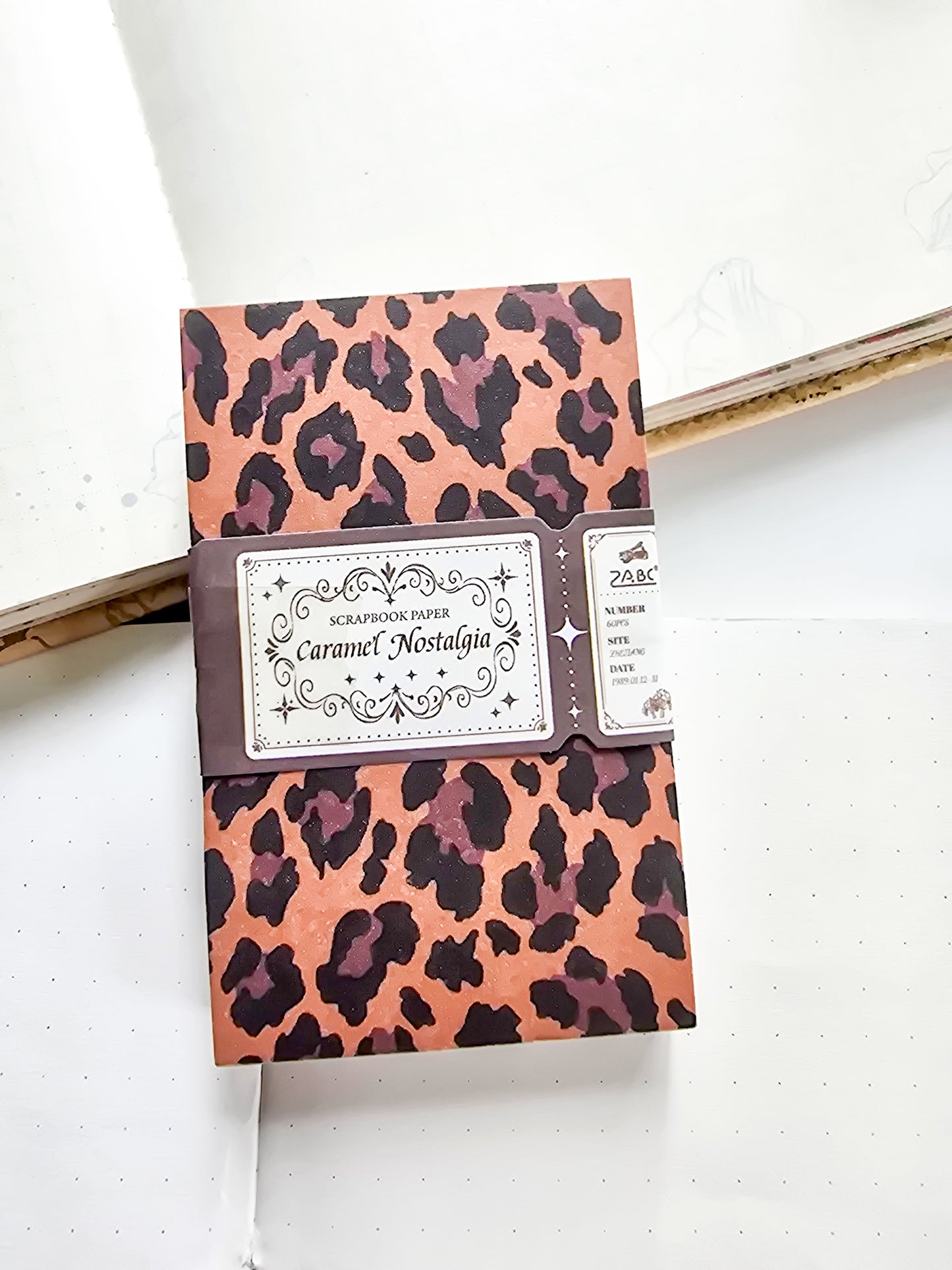 SYZM-606 | Vintage Journal Scrapbook  Papers Pad | 30 Designs | 30x2 Sheets | 80x50 mm