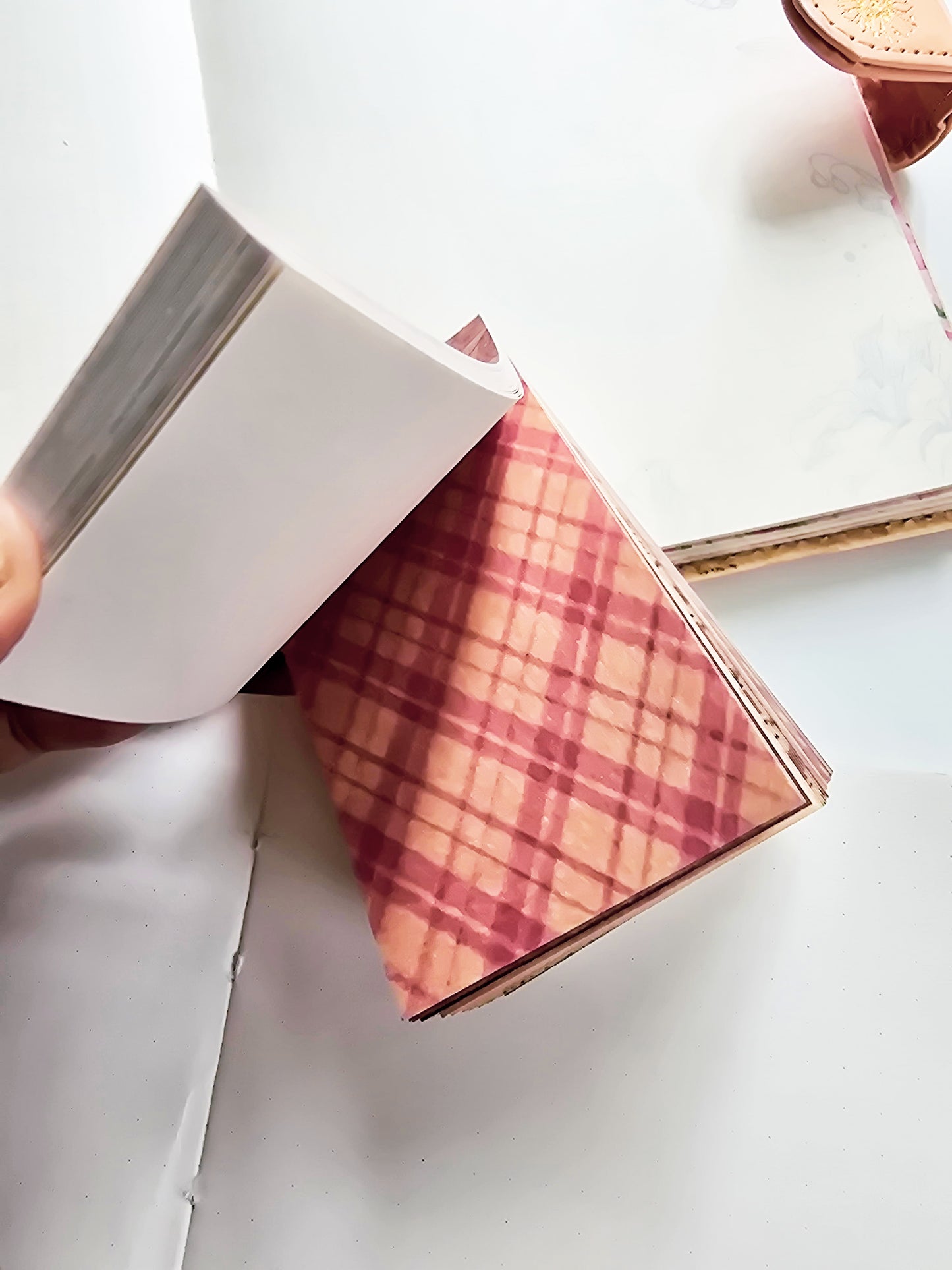 SYZM-602 | Vintage Journal Scrapbook Papers pad | 30 Designs | 30x2 Sheets | 80x50 mm