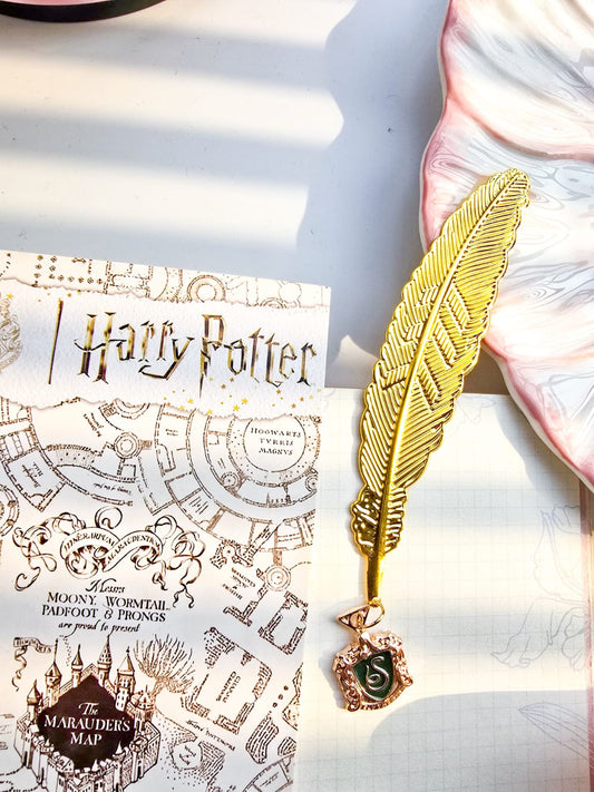 MG26615 | Harry Potter Feather Book Mark |