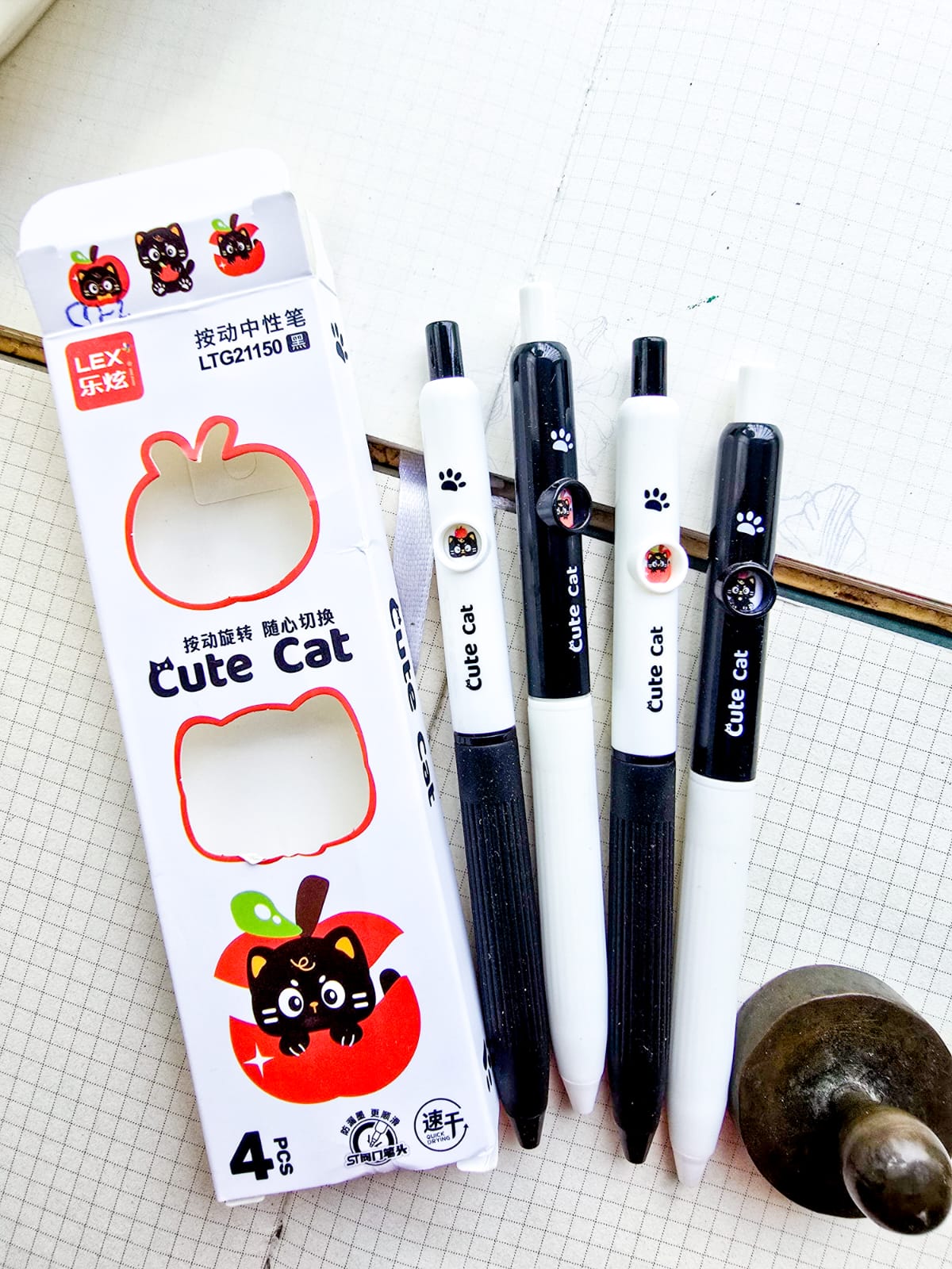 LTG21150 | 4Pcs Cute Cat Black white Pen |