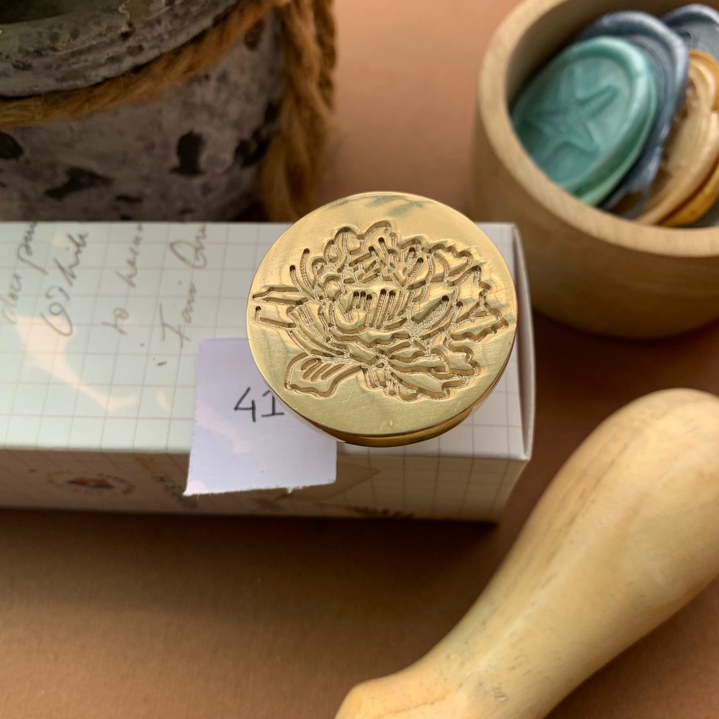 AW41 - Premium Seal Wax Stamp with Wooden Handle | 30mm Diameter