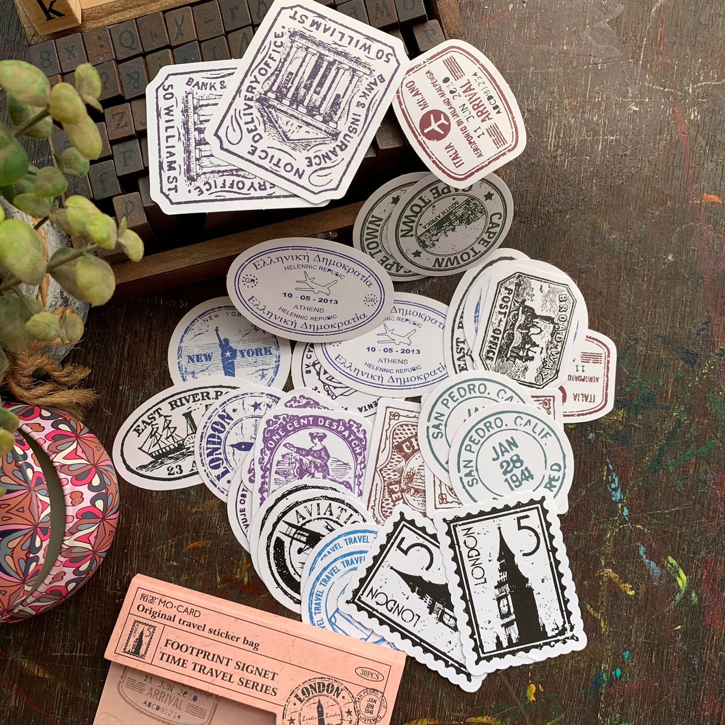 MMK06F382 - MOMO Card Original Travel Stickers | 30 Pcs